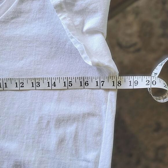 NWOT Gildan White Heavy Cotton V-neck Short Sleeve T-shirt - Picture 12 of 13